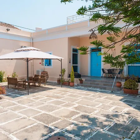 1944-heritage House * Lardos