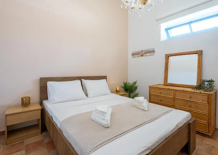 1944-heritage House Apartament Lardos