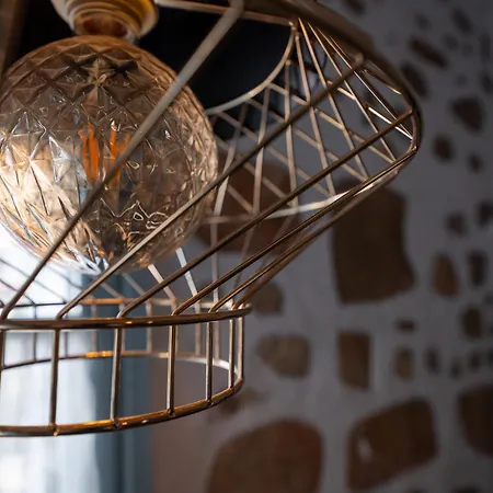 1944-heritage House * Lardos