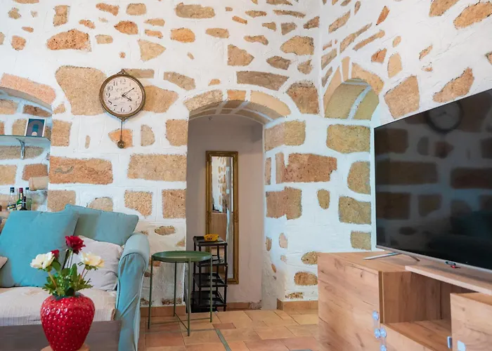 1944-heritage House Lardos